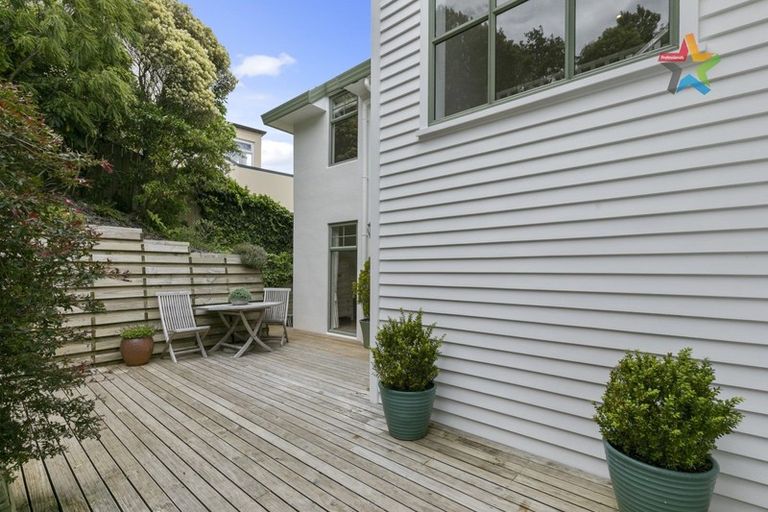 Photo of property in 95 Viewmont Drive, Harbour View, Lower Hutt, 5010