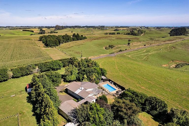 Photo of property in 524 Tikorangi Road, Tikorangi, Waitara, 4383