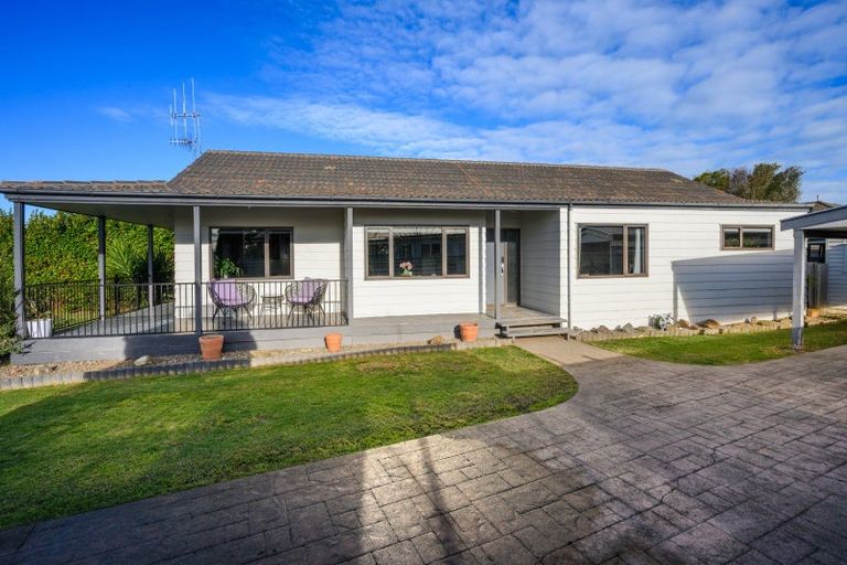Photo of property in 6 Willowstream Grove, Cloverlea, Palmerston North, 4412
