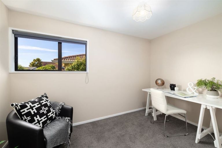 Photo of property in 20 Sawtell Place, Northcote, Christchurch, 8052