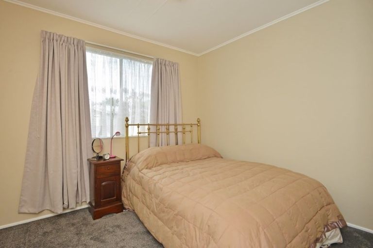 Photo of property in 10 Tait Place, Carterton, 5713