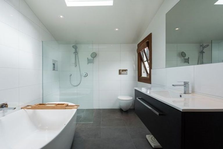 Photo of property in 23 Patanga Crescent, Thorndon, Wellington, 6011