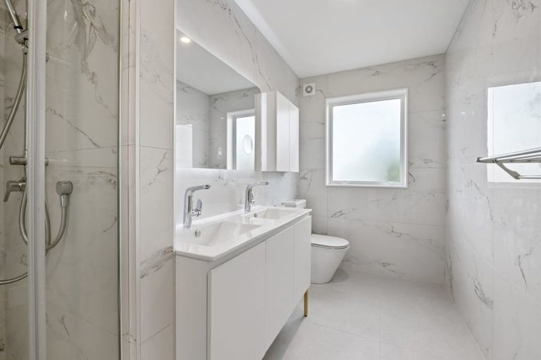 Photo of property in 2a Northgrove Avenue, Hillcrest, Auckland, 0627