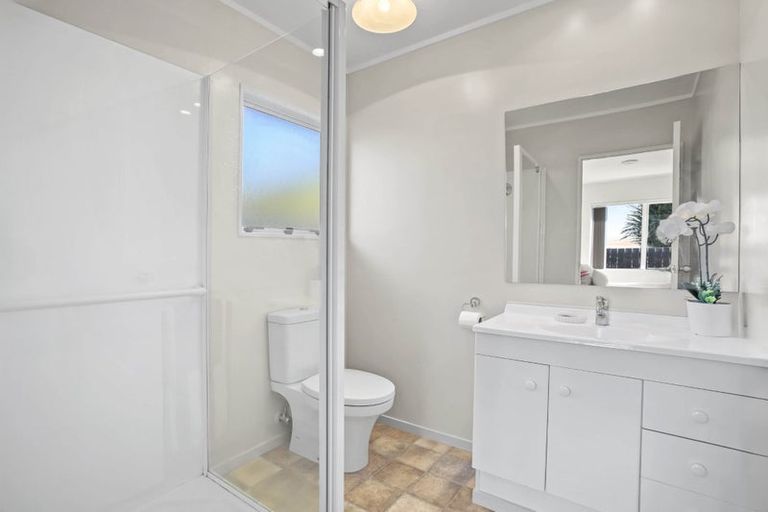 Photo of property in 1/6 Somerton Rise, Henderson, Auckland, 0612