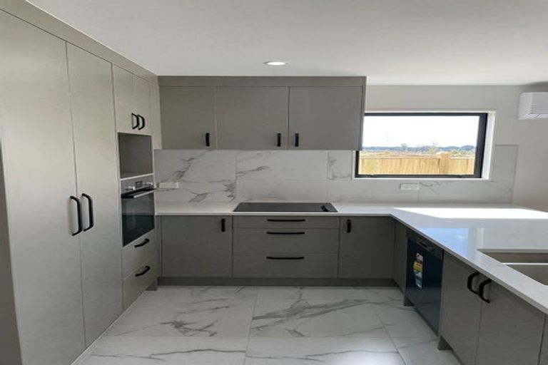 Photo of property in 14 Noia Way, Karaka, Papakura, 2113