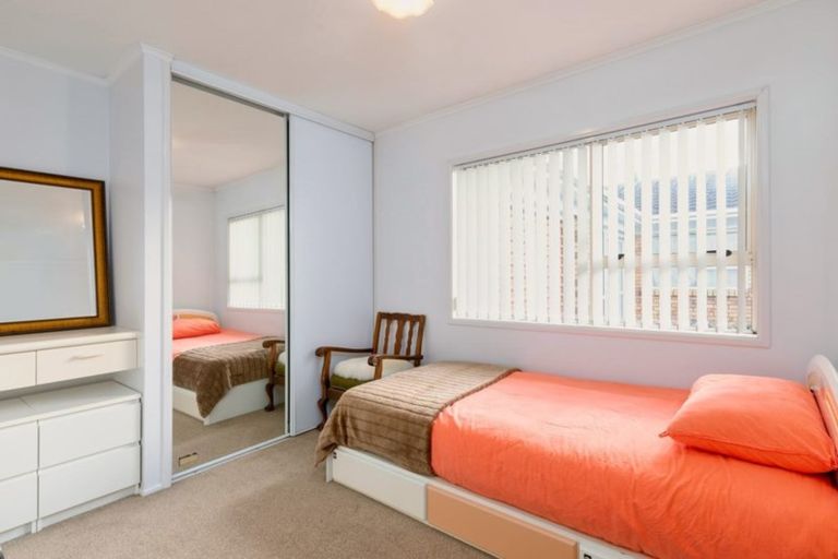 Photo of property in 2/171 Pigeon Mountain Road, Half Moon Bay, Auckland, 2012