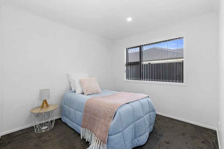 Photo of property in 5 Kerrigan Crescent, Wallaceville, Upper Hutt, 5018