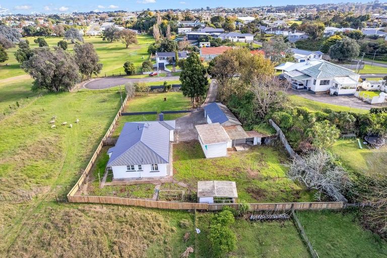 Photo of property in 33 Burns Street, Tawhero, Whanganui, 4501