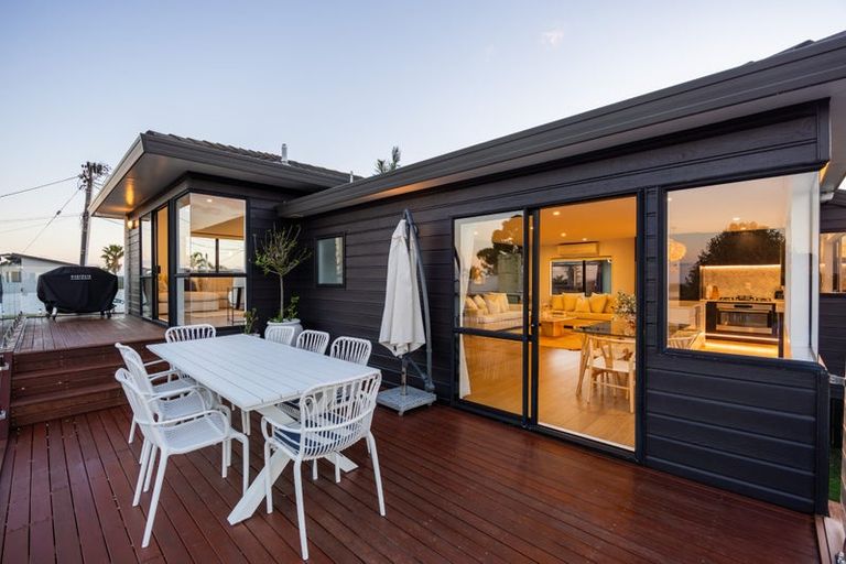 Photo of property in 2/30 Firth Road, Torbay, Auckland, 0630