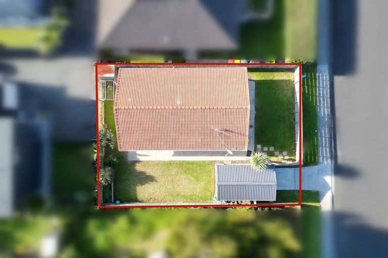 Photo of property in 2 Paramu Avenue, Birkdale, Auckland, 0626