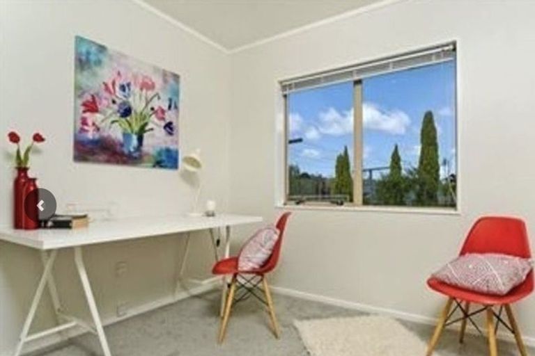 Photo of property in 4 Owl Court, Unsworth Heights, Auckland, 0632