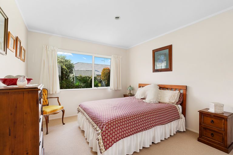 Photo of property in 69 Guildford Drive, Paraparaumu, 5032