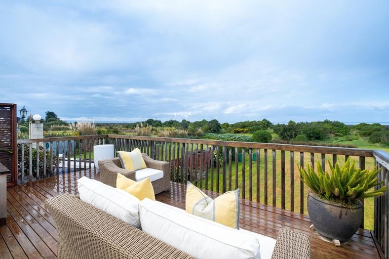 Photo of property in 16 Collison Terrace, Haumoana, 4102