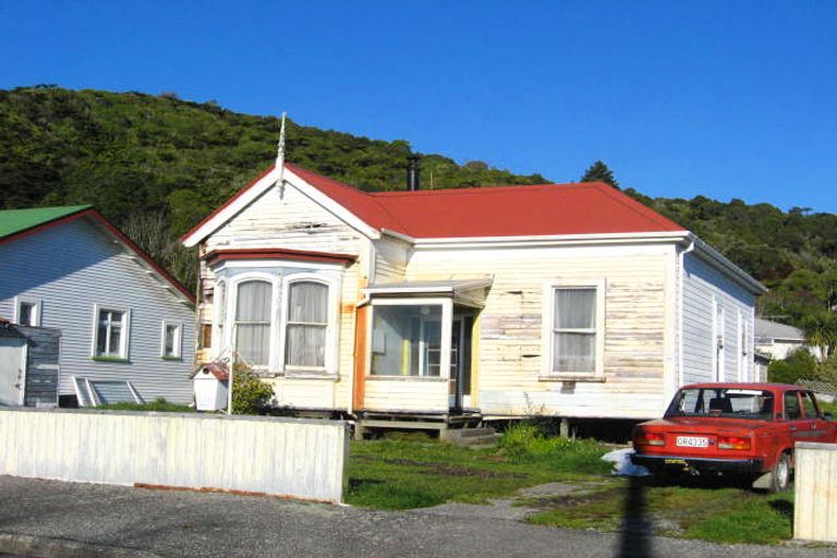 Photo of property in 35 Shakespeare Street, Greymouth, 7805