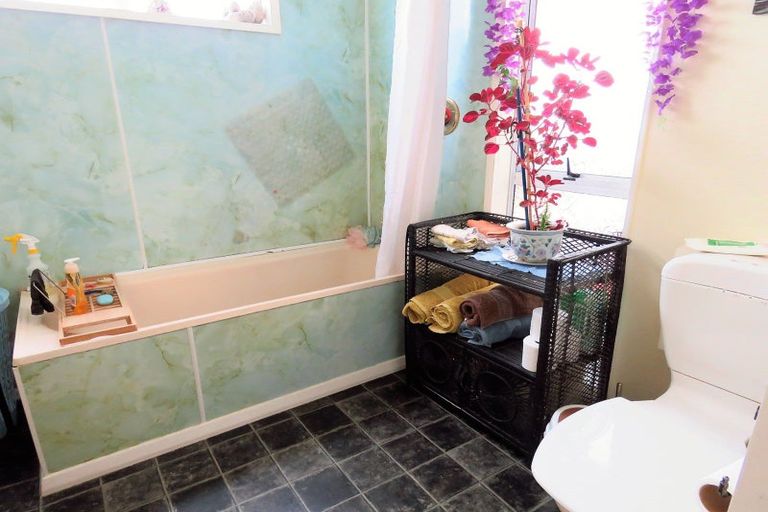 Photo of property in 30 Henley Street, Westport, 7825