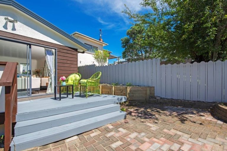 Photo of property in 3/6a Botany Road, Howick, Auckland, 2010