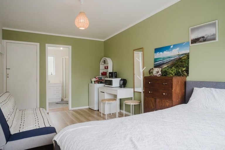 Photo of property in 5 Upper Cross Street, Raglan, 3225