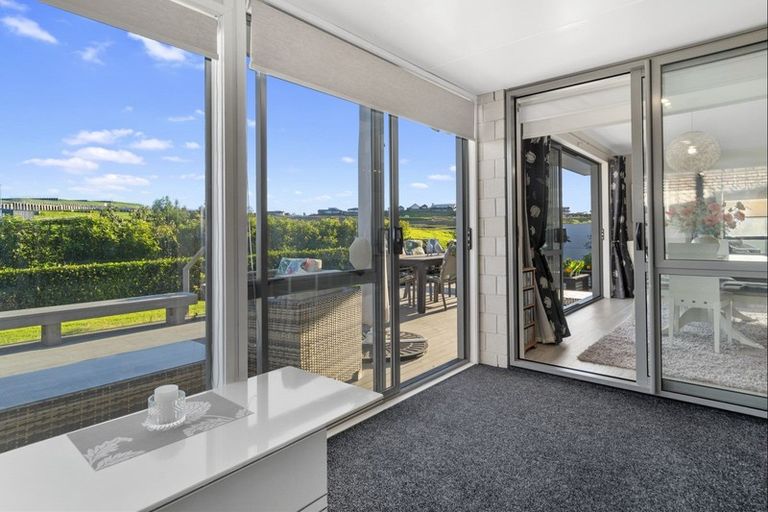 Photo of property in 12 Vantage Place, Omokoroa, 3114