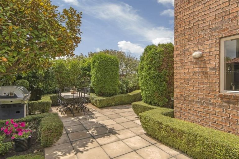 Photo of property in 2 Kemp Lane, Papanui, Christchurch, 8053