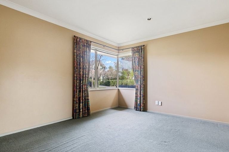 Photo of property in 2 Tanu Place, Parklands, Christchurch, 8083
