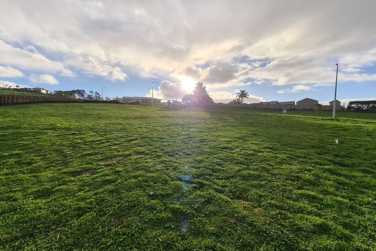 Photo of property in 114 Solan Drive, Waimauku, 0812