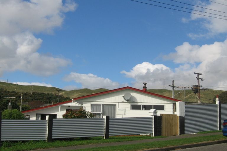 Photo of property in 47 Levant Street, Cannons Creek, Porirua, 5024
