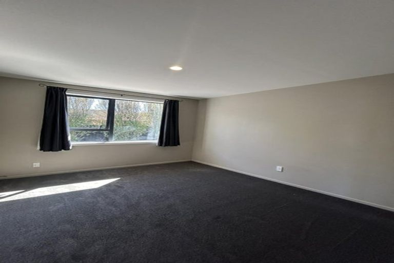 Photo of property in 135 Queenspark Drive, Parklands, Christchurch, 8083