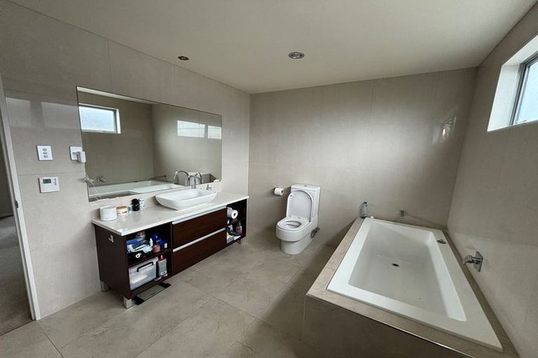 Photo of property in 28 Bur Oak Terrace, Schnapper Rock, Auckland, 0632