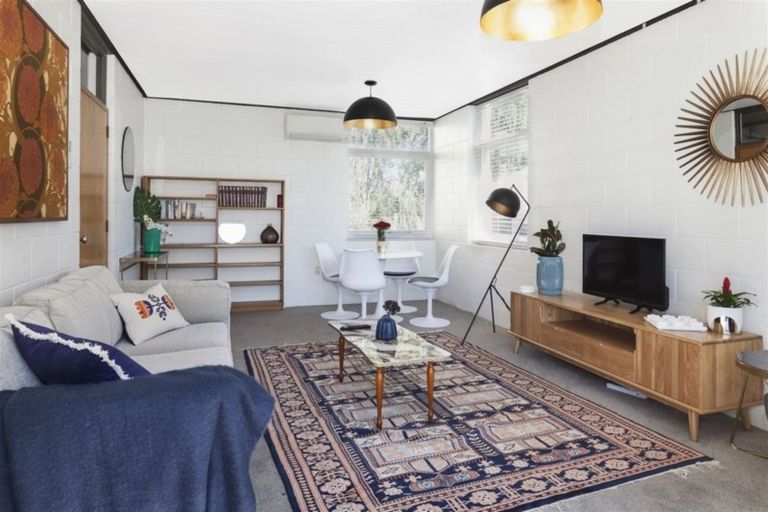 Photo of property in 21 Newbridge Place, Ilam, Christchurch, 8041