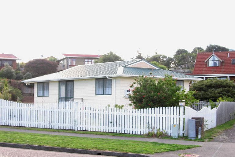 Photo of property in 137 Weggery Drive, Waikanae Beach, Waikanae, 5036