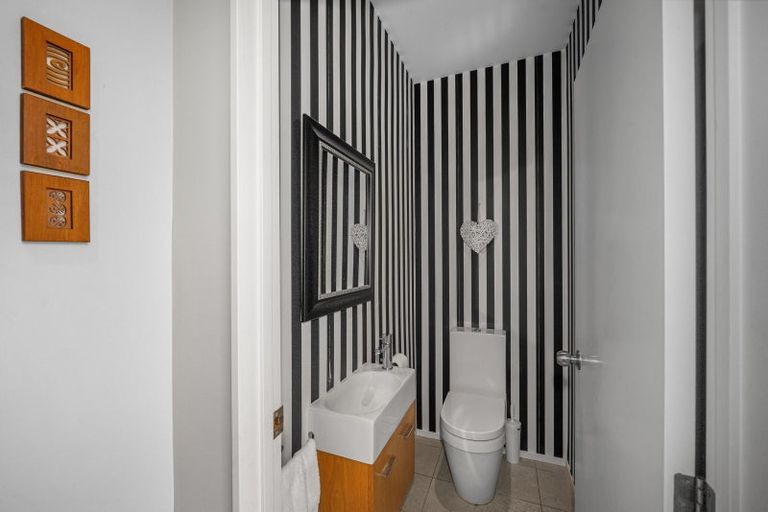 Photo of property in 21/11 The Avenue, Albany, Auckland, 0632