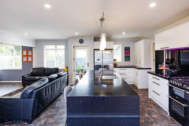 Photo of property in 34 Surrey Crescent, Hokowhitu, Palmerston North, 4410