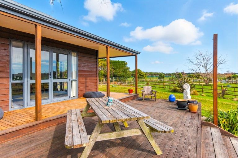 Photo of property in 70 Joblins Road, Levin, 5571