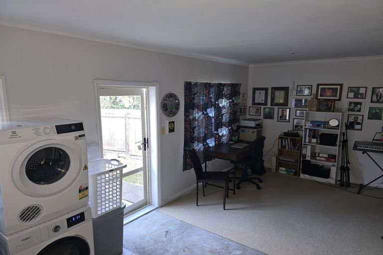 Photo of property in 32a Cutler Street, New Lynn, Auckland, 0600