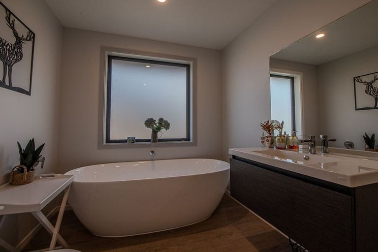 Photo of property in 64 Cameron Road, Hillend, Balclutha, 9272