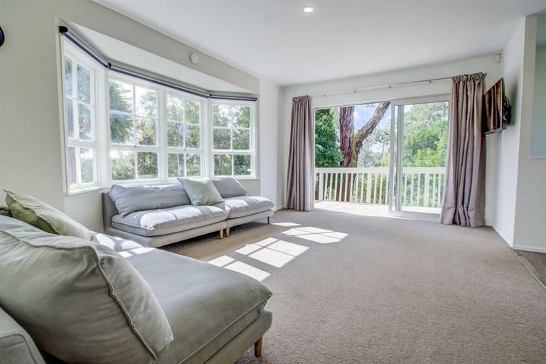 Photo of property in 1/43 Stanley Road, Glenfield, Auckland, 0629