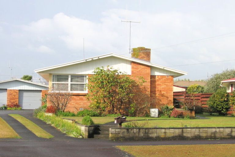 Photo of property in 32 Lewis Street, Glenview, Hamilton, 3206