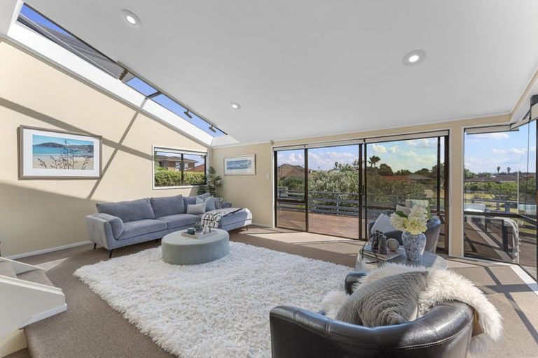 Photo of property in 37 Pigeon Mountain Road, Half Moon Bay, Auckland, 2012