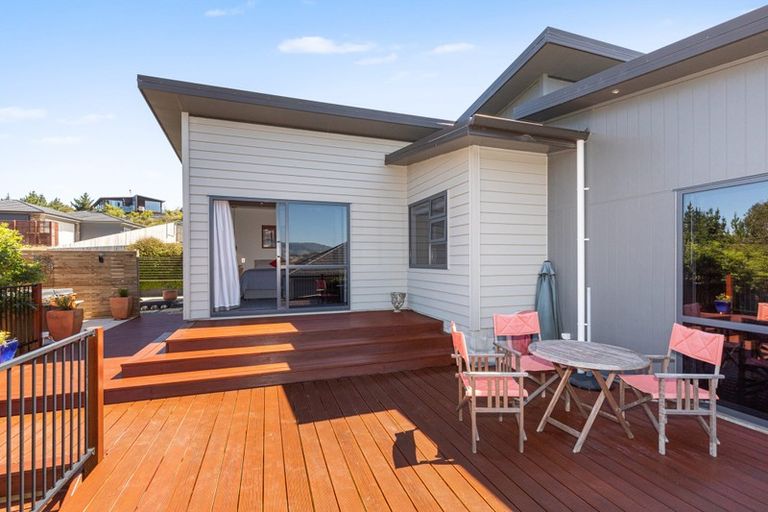 Photo of property in 154 Endeavour Drive, Whitby, Porirua, 5024