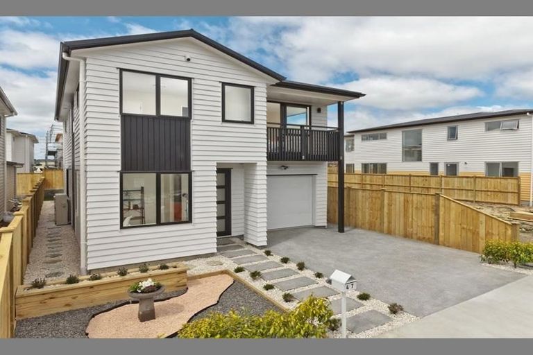 Photo of property in 47 Greenfinch Road, Hobsonville, Auckland, 0616