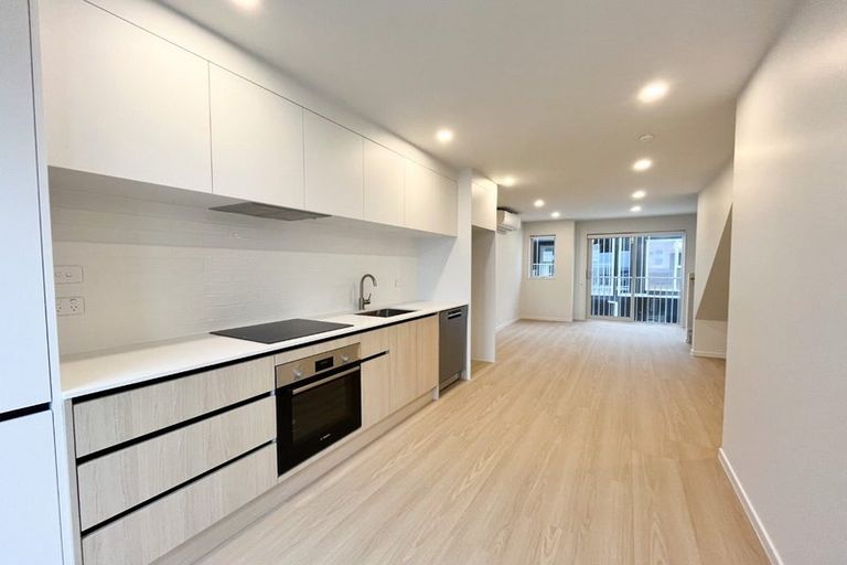Photo of property in 17/9 Aeroview Drive, Beach Haven, Auckland, 0626