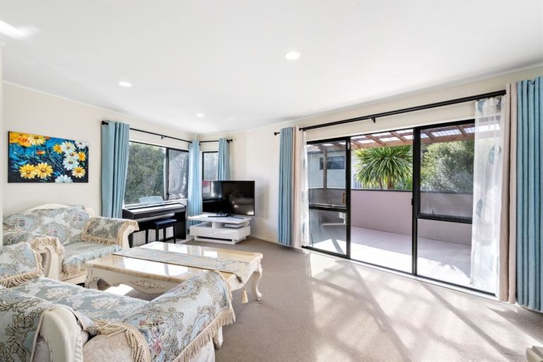 Photo of property in 2/160 Archers Road, Glenfield, Auckland, 0629