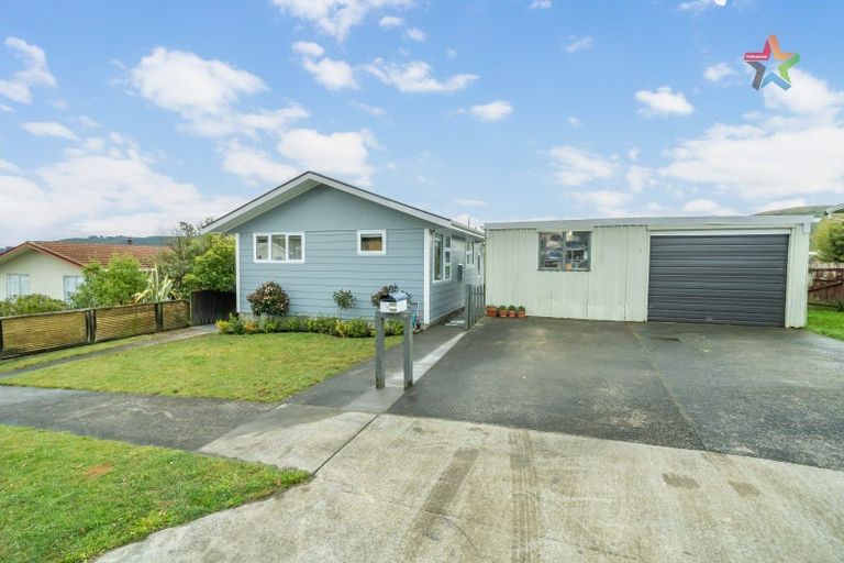 Photo of property in 18 Tarras Grove, Kelson, Lower Hutt, 5010
