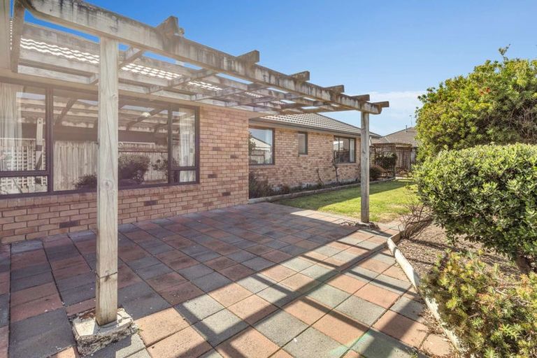 Photo of property in 16 Meridian Grove, Kelvin Grove, Palmerston North, 4414