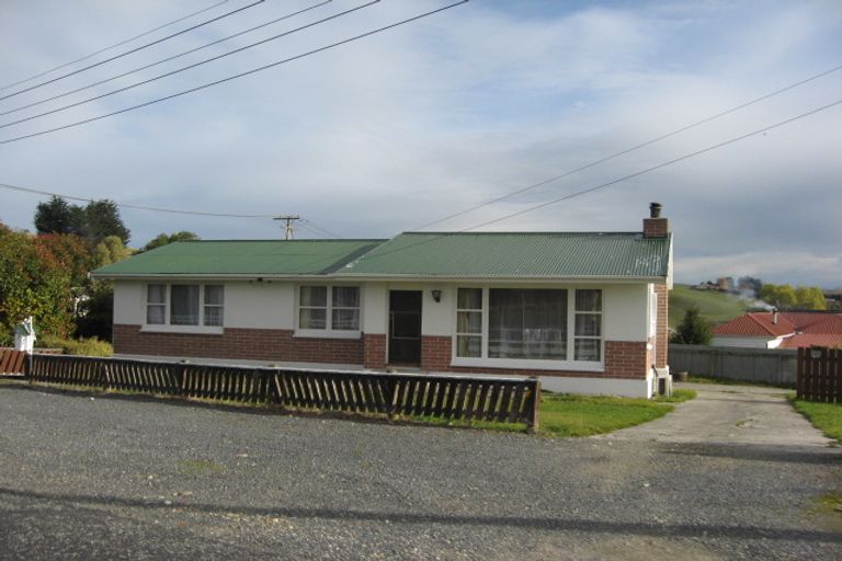 Photo of property in 14 Maryport Street, Lawrence, 9532