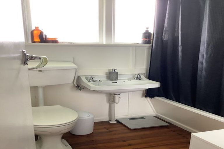 Photo of property in 1033b Fergusson Drive, Clouston Park, Upper Hutt, 5018