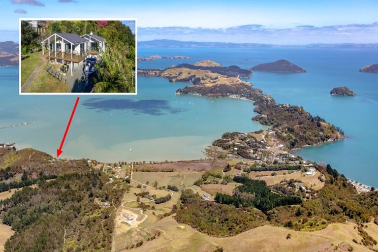 Photo of property in 50 Harbour View Road, Coromandel, 3581