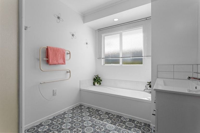 Photo of property in 13 Simpkins Street, Whakatane, 3120