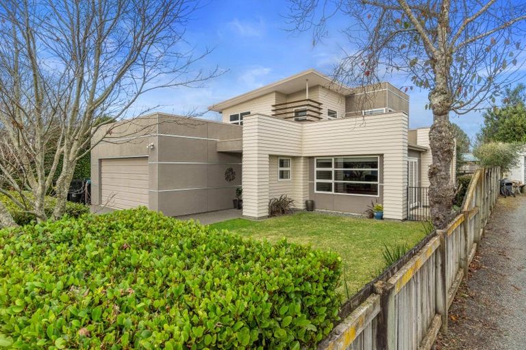 Photo of property in 49 Clare Street, Cambridge, 3434