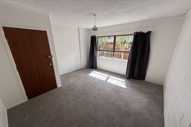 Photo of property in 1/17 Glenvar Road, Torbay, Auckland, 0630